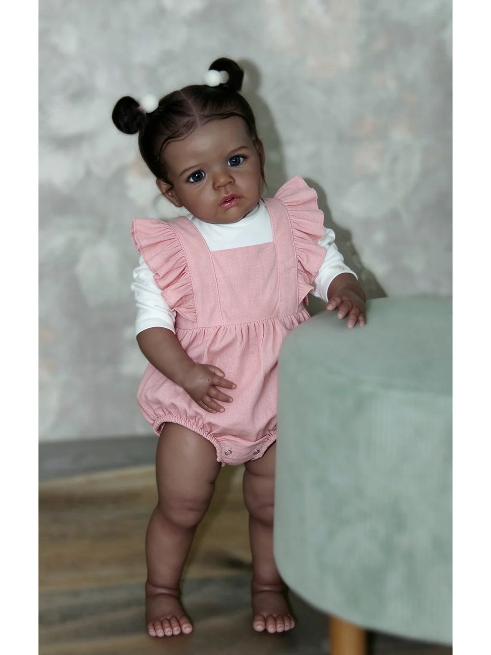 60CM Handmade Reborn Sandie Hand Painted Dark Brown Skin with Implantation Hair Lifelike Bebe Dolls Gift for Xmas