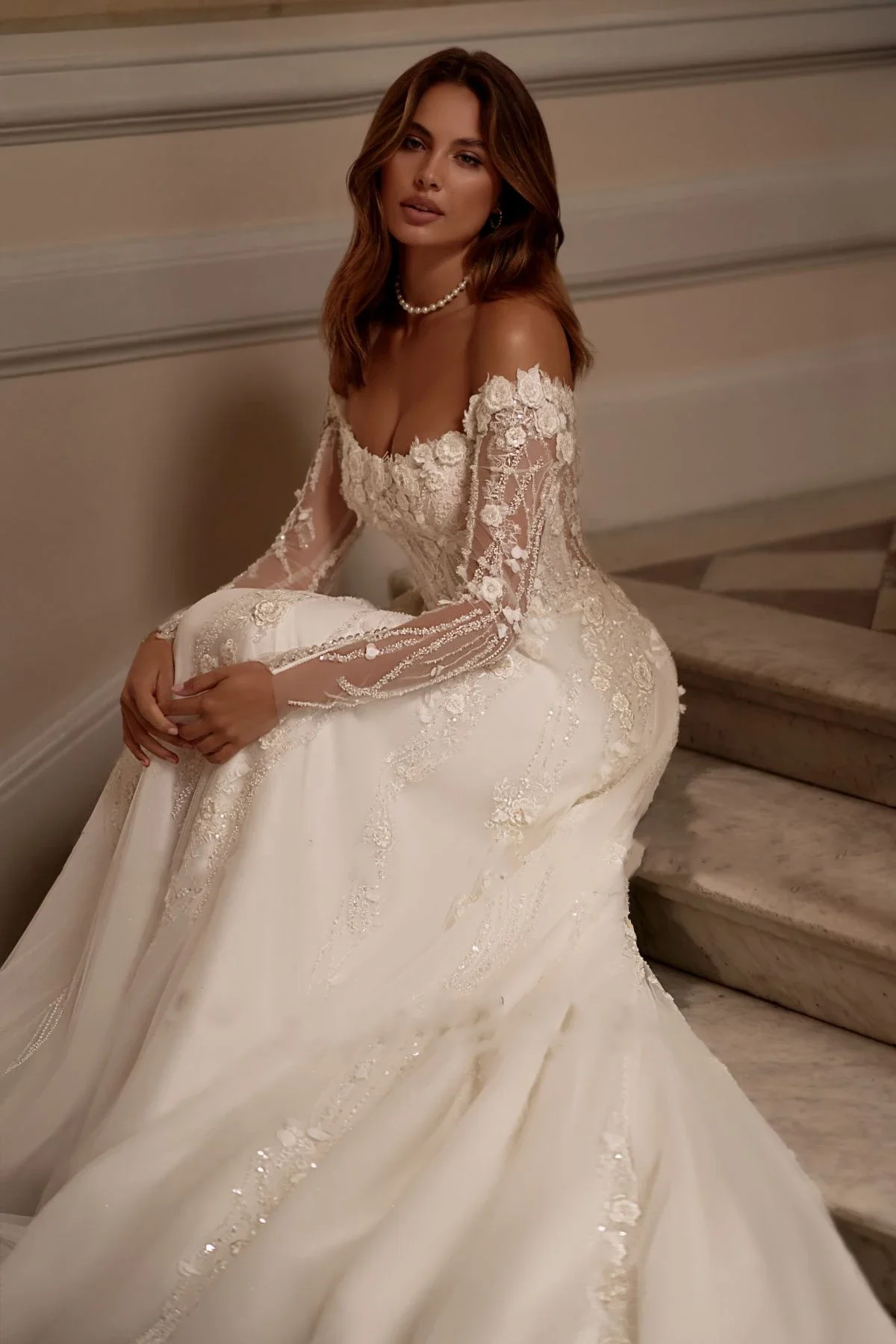 Flavinke Abiti da sposa eleganti a trapezio personalizzati per le donne Abiti da sposa con spalle scoperte e strascico di corte