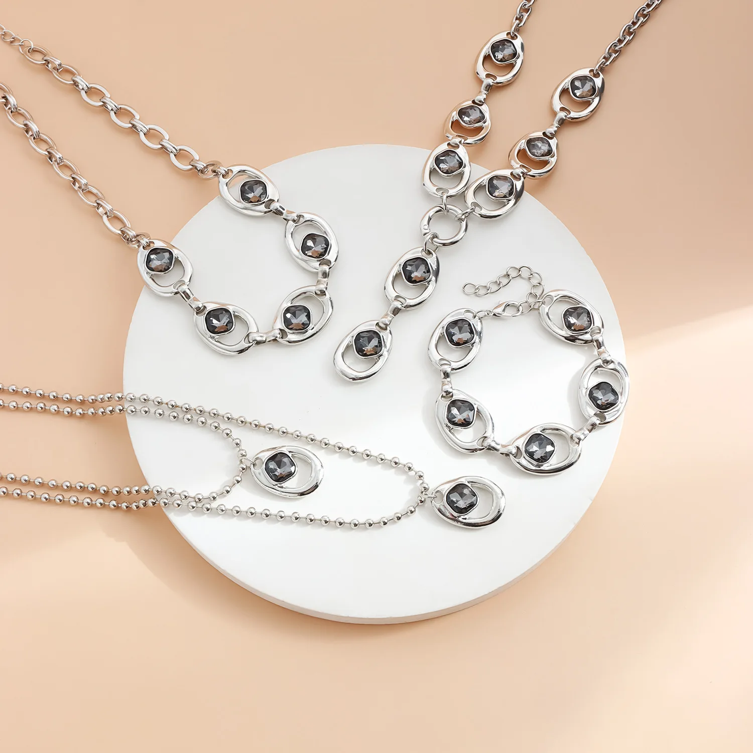 Cross border jewelry exaggerated irregular black diamond Y-shaped necklace heavy metal fashion party dress accessories