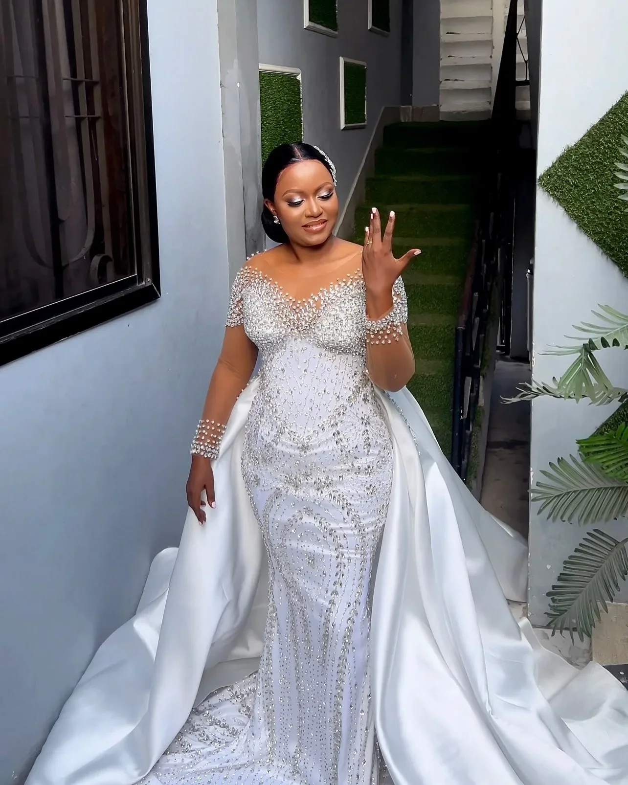 Customized Sheer Neck Sparkly Crystals Beads Wedding Dress with Removable Skirt Vestidos De Novia  Elegant Luxury  Bridal Gown