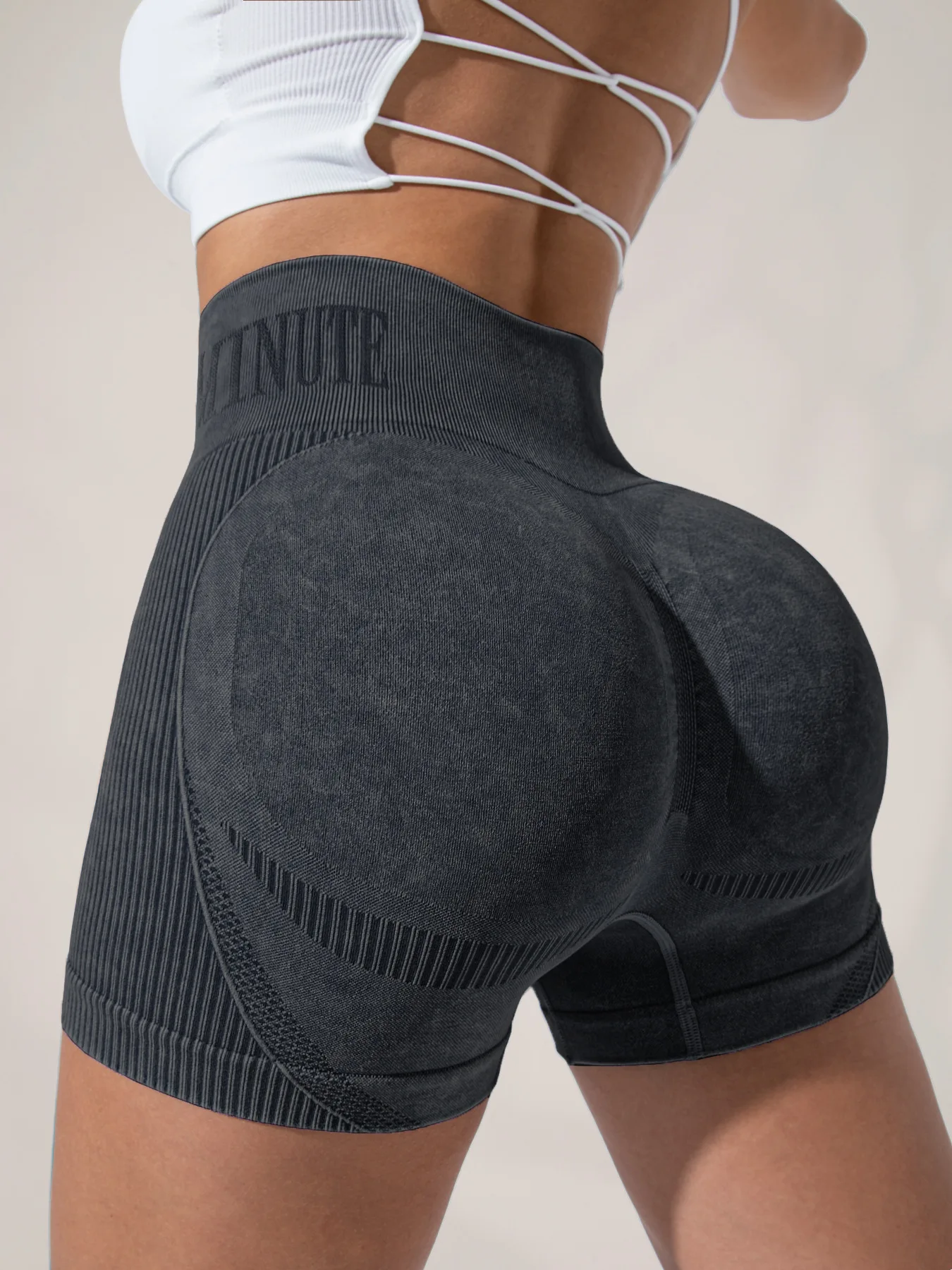 Damen Sand-Wash High-Waist Yoga-Shorts mit Bauchkontrolle und Po-Lifting-Effekt, Hochelastische Slim-Fit Sporthose für Laufen, Fitness und Workout – Detail 16