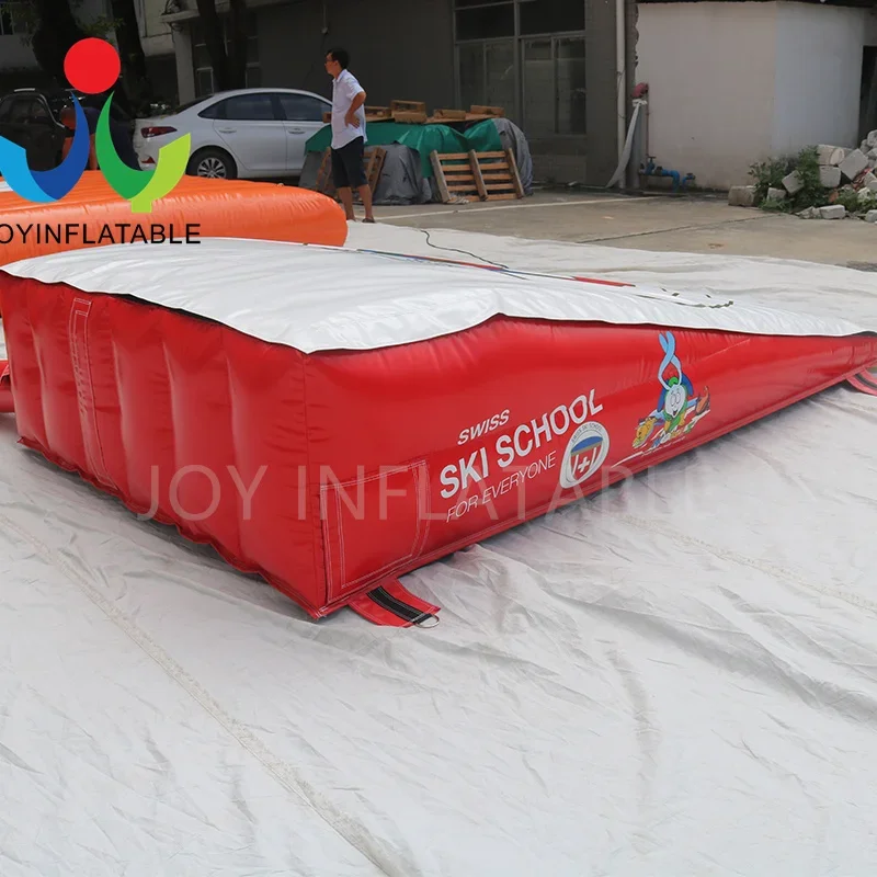 Customize Design Sport Inflatable Skiing Stunt Airbag Inflatable Landing Airbag Mat Sports Games Ramp Pad Sloped Mtb For Sale