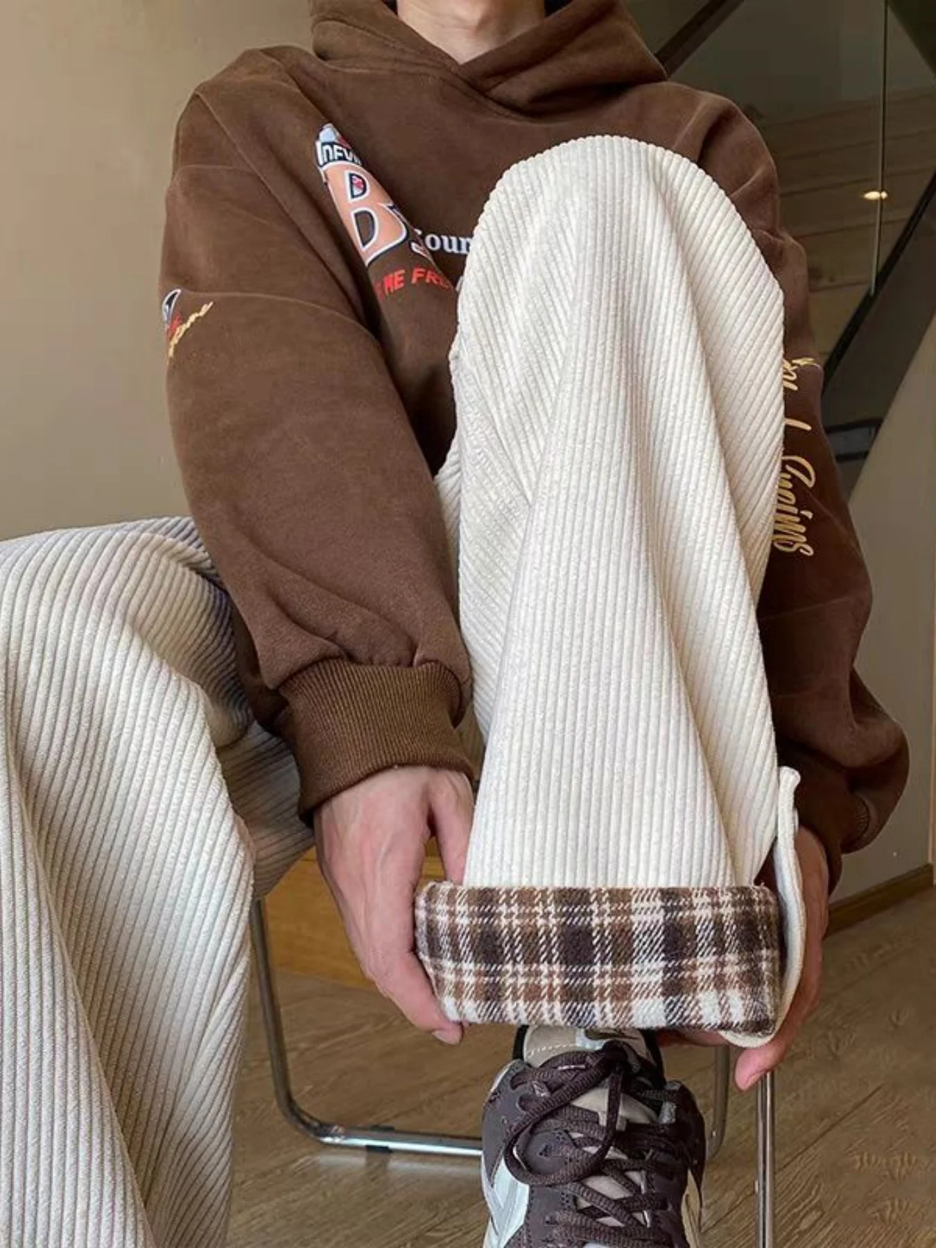 韓国スタイルのトレンディな春と秋の新しいシンプルなチェック柄カフ付きワイドレッグパンツ、女性用、春と秋の学生用ルーズカジュアル多用途怠惰なストレートレッグパンツ