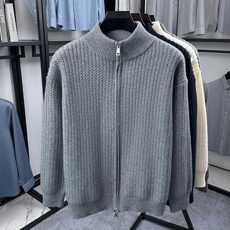 Hochwertiger Herbst-Winter Strick-Cardigan Designer-Neuheit Schlichter Lässiger Herren-Reißverschluss-Pullover mit Stehkragen Klassischer Jacquard Trendiger Sweater-Mantel – Detail 21