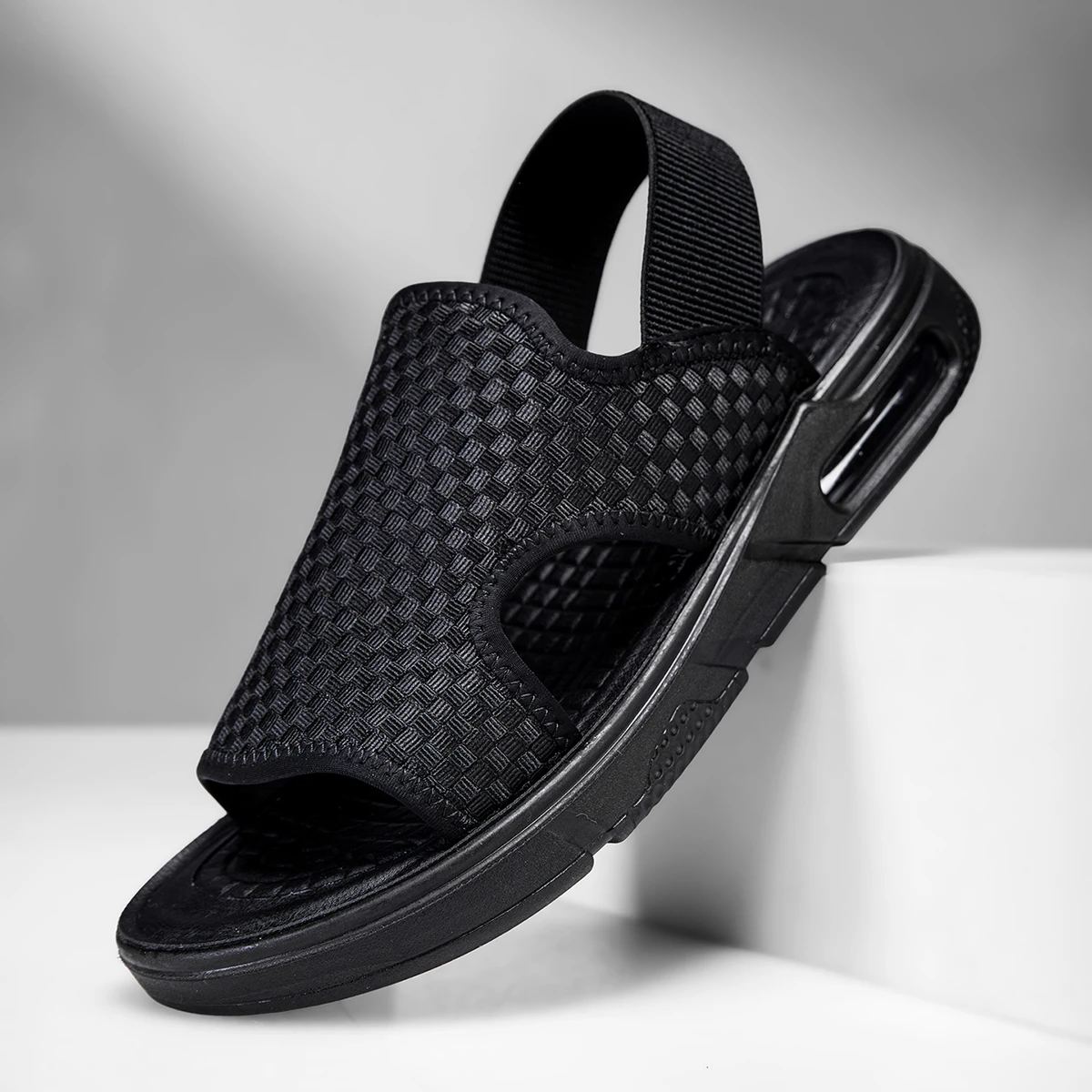 2026 Korean Version Summer New Woven Sandals for Men, Outdoor Sports Beach Shoes, Thick-Soled Casual Slippers for Men