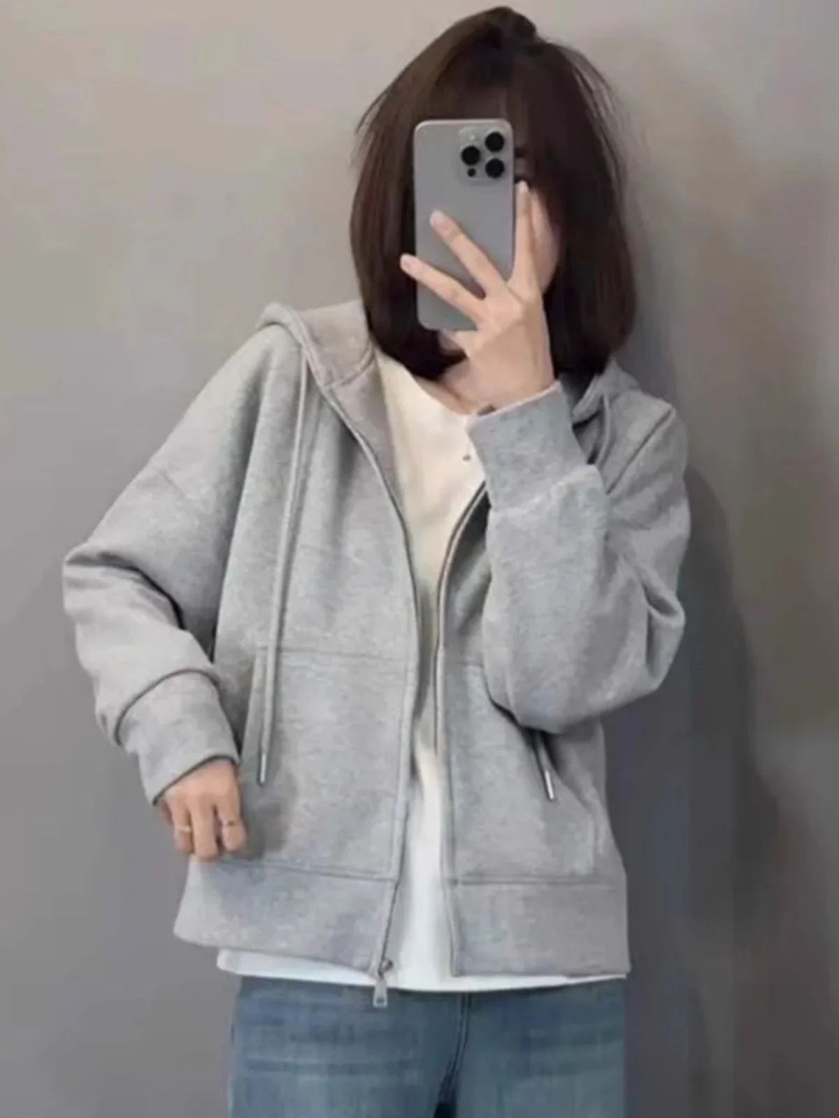 Women's Hoodie Jacket Short Casual Loose Korean Style Spring 2026 New Arrival Zipper Pocket Design Polyester Fiber Coat
