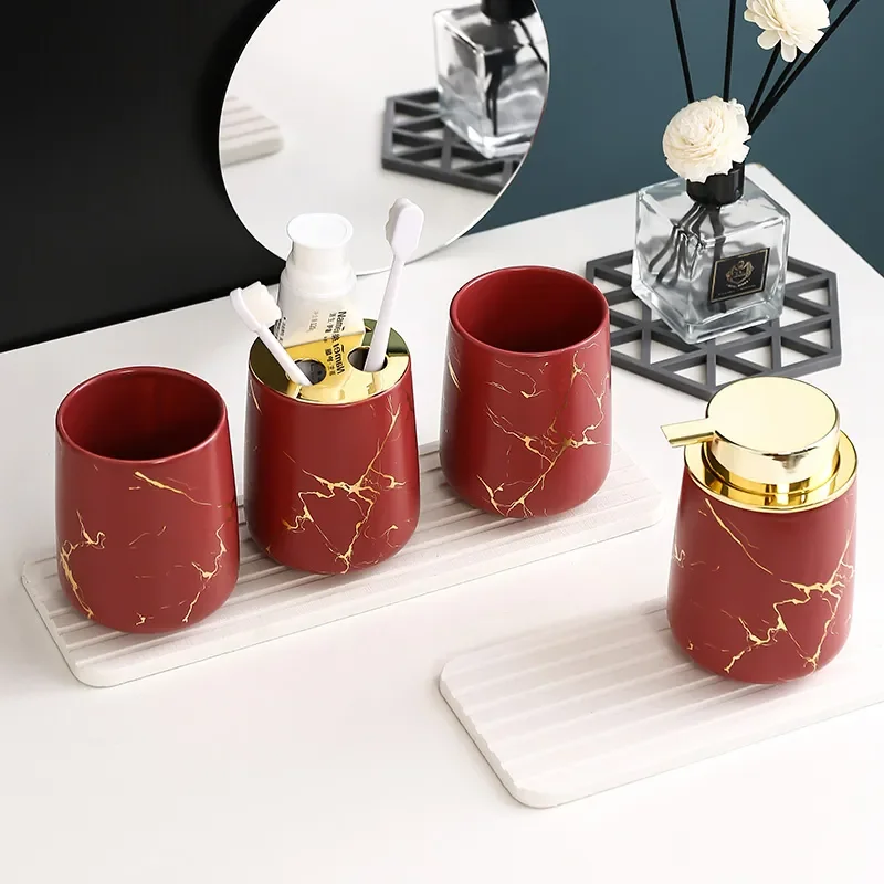 Matte Gold Cerâmica Banheiro Set Decor Soap Dispenser Toothbrush Holder copo Soap Dish bandeja Mouthwash Cup banheiro Lavagem Set