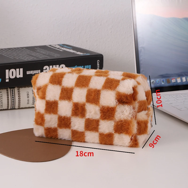 New Soft Plush Checkerboard Zipper Cosmetic Bag Large-capacity Portable Makeup Bag Toiletry Bag Travel Makeup Organizer Pouch