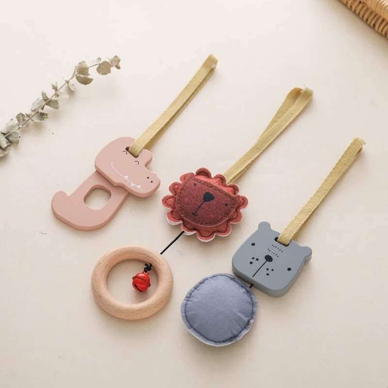 Natural Wooden Rattle Toy Baby Play Gym Pendant Animal Musical Rattle Mobile Bell Ring Wooden Baby Gym Montessori Infant Toys