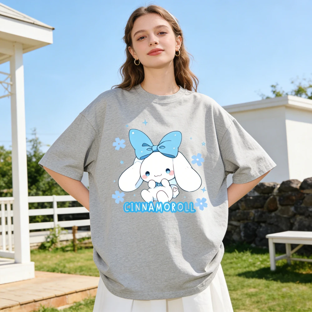 

Новинка 2026: Милые футболки Cinnamoroll с синим бантом для пар, повседневные свободные семейные комплекты, парные футболки для родителей и детей