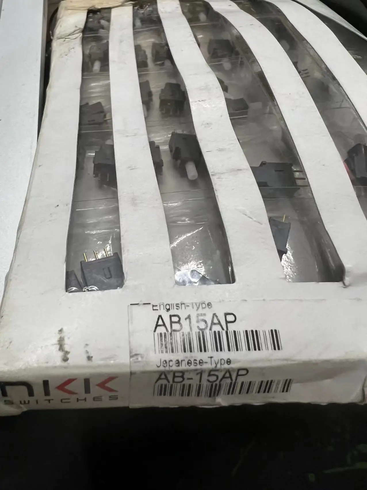 ..100% NEW AB-15AP AB15AP mini button switch power button self-reset button One-stop professional BOM table matching service