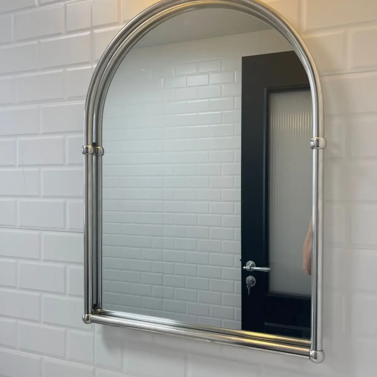 French retro arch bathroom mirror simple wall-mounted Nordic bathroom wall-mounted stainless steel vanity mirror