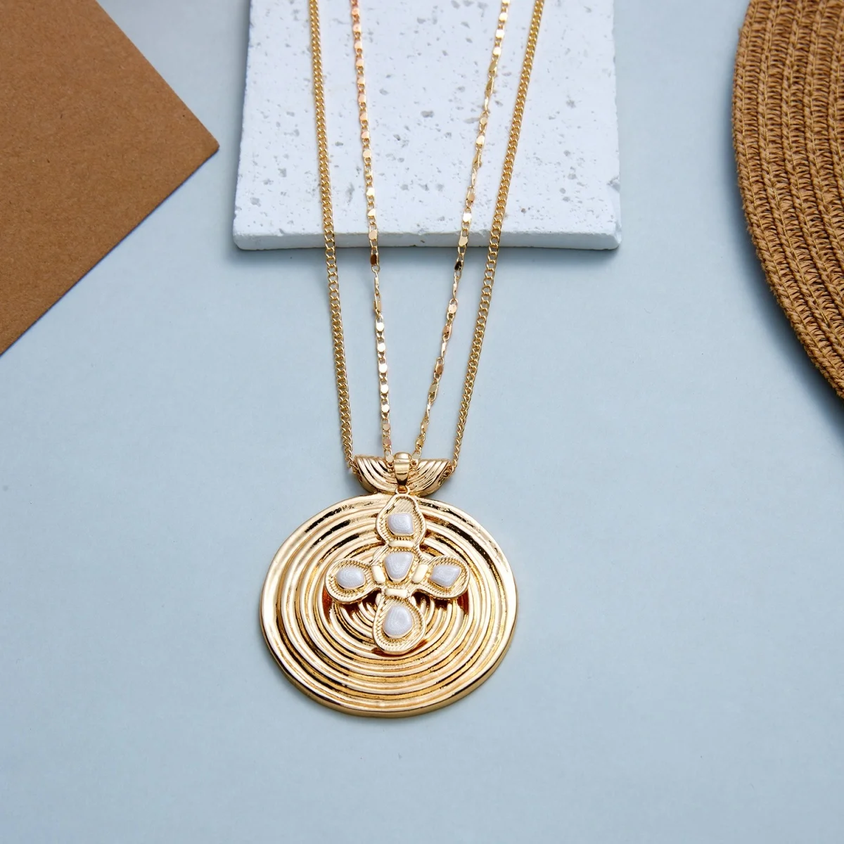Retro-Halskette mit gehämmerter Textur, spiralförmigem großem Kreuzanhänger für Damen und Herren, mehrschichtige CCB-Perlen, unregelmäßiger Kreuz-Choker-Schmuck – Detail 25