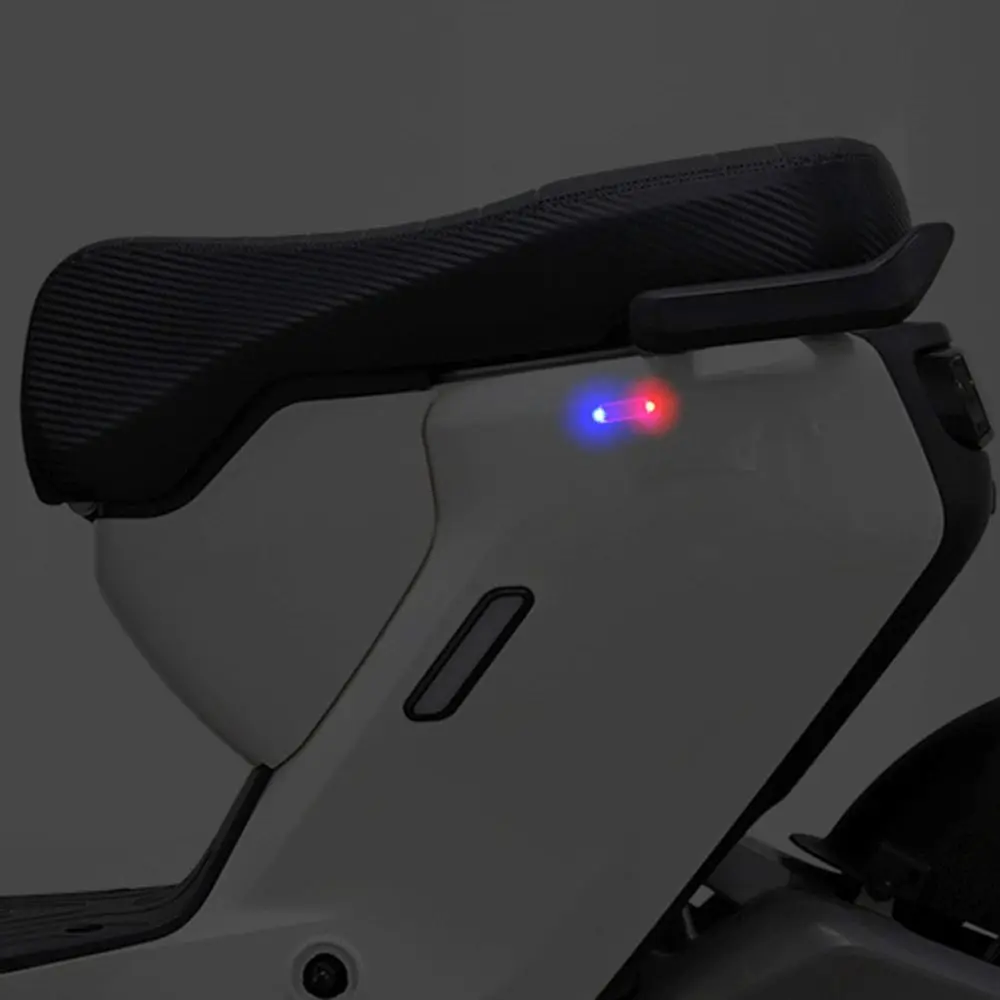 

Mini LED Flashing Bicycle Light Simulated Alarm Solar-Powered Dummy Alarm Lamp Ultra-Bright Decorative Light Car Warning Light