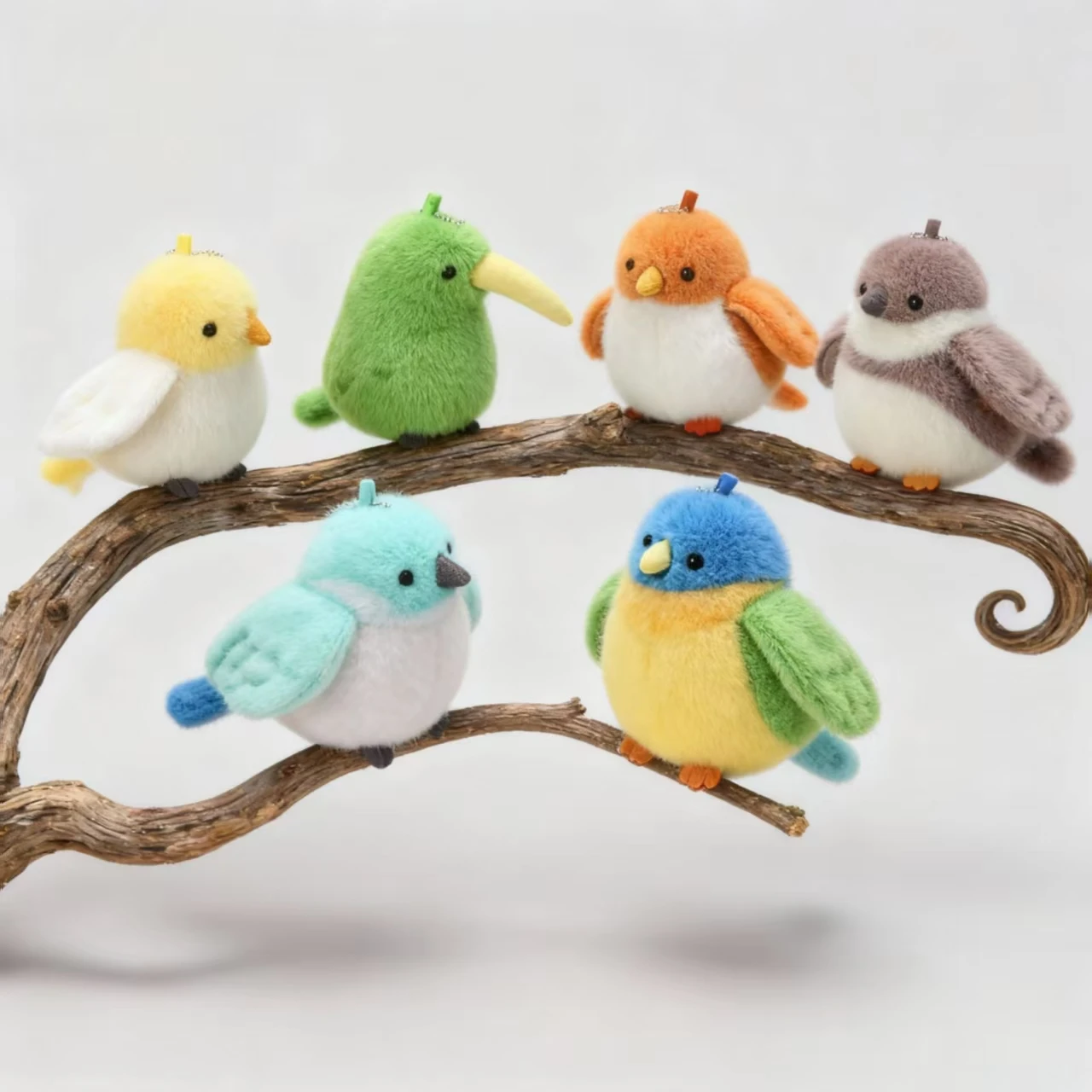 Weich strukturierter, bunter Plüschtier-Vogel, ein bezaubernder Chickadee, Papagei oder Sparrow-Schlüsselanhänger, Rucksack-Anhänger-Geschenk