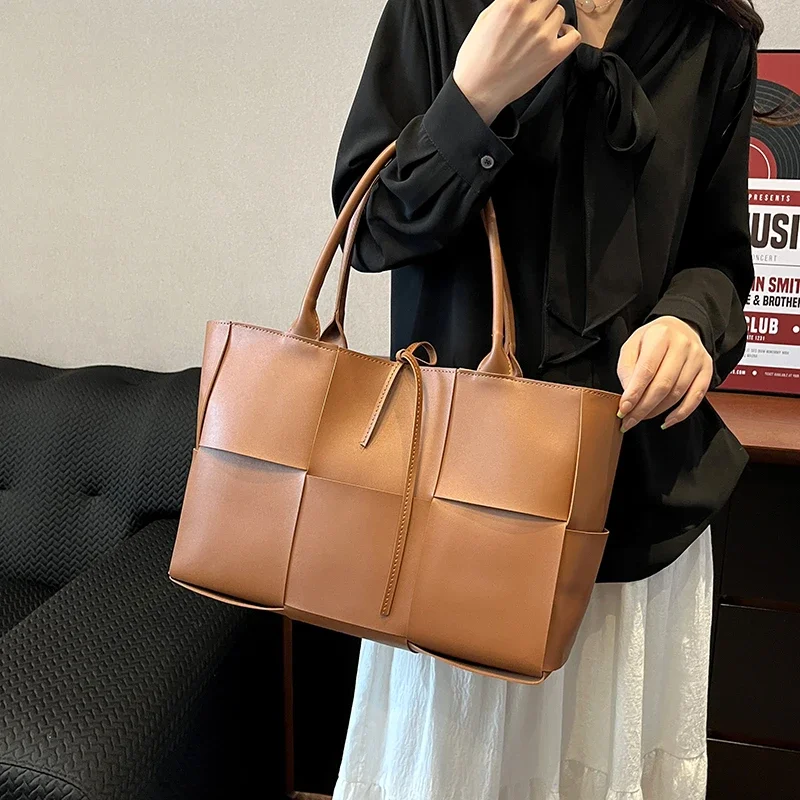 

Luxury Designer Handbag Vintage Crossbody Bag For Fashion Women High-End Minimalist With Letter Logo