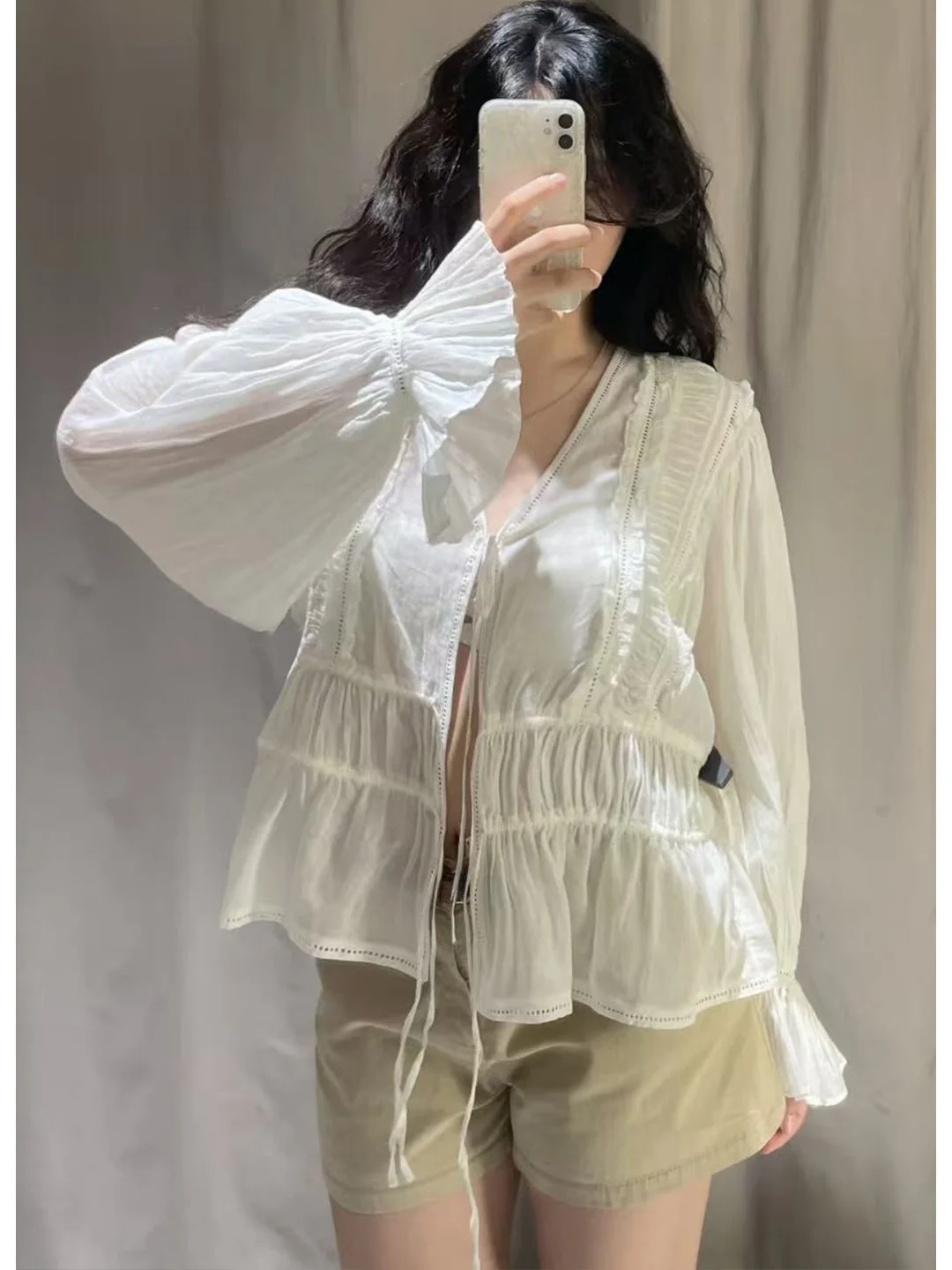 เสื้อเบลาส์ลูกไม้แต่งขอบสไตล์โรแมนติก รุ่นใหม่ล่าสุด แฟชั่นผู้หญิง ฤดูใบไม้ผลิ ฤดูใบไม้ร่วง ผ้าโพลีเอสเตอร์ แขนยาว ทรงบาง