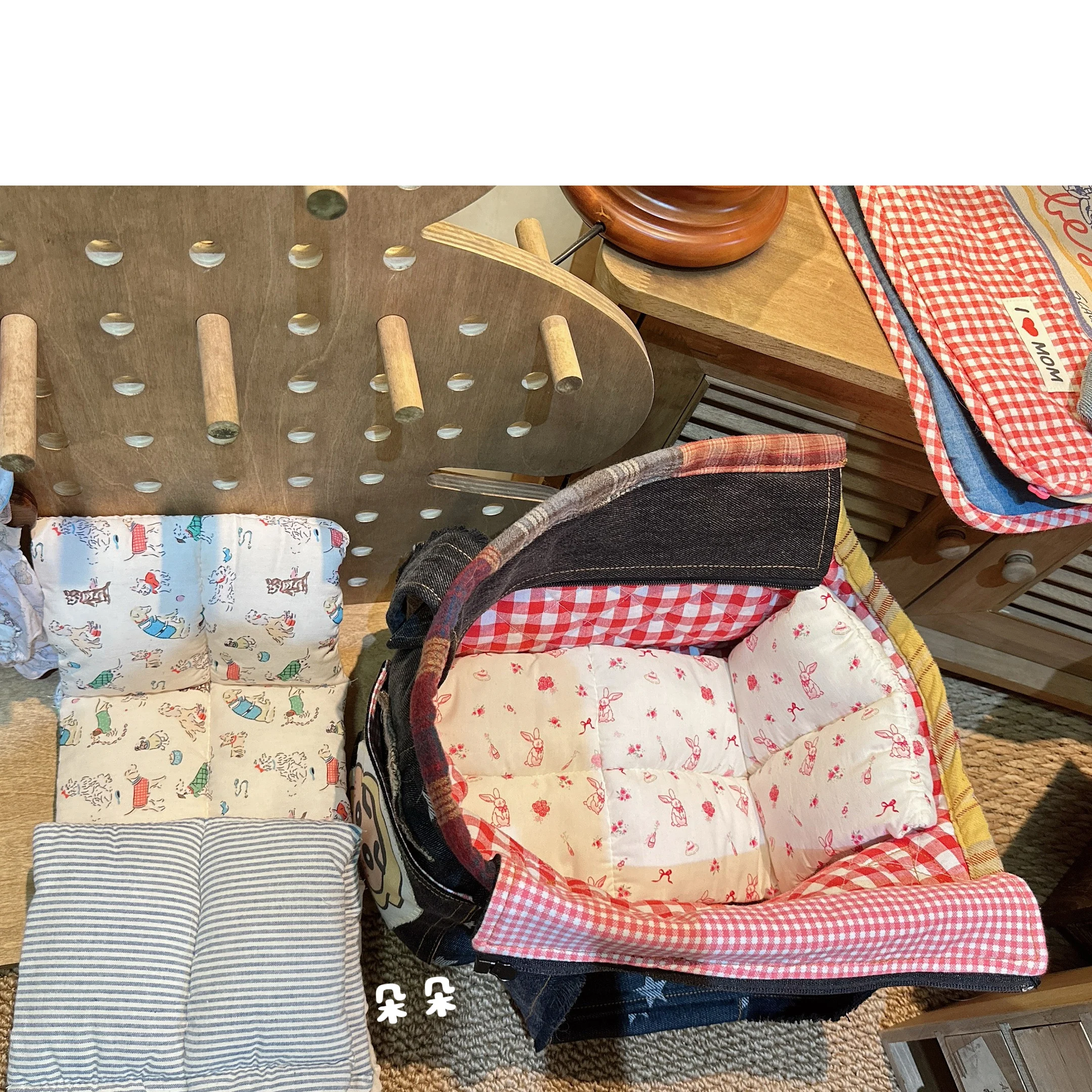 Luxury Winter Thickened Warm Cat Carrier Dog Backpack Dog Bag Cowboy Outing Shoulder Crossbody Handbag Chihuahua Pet accessories