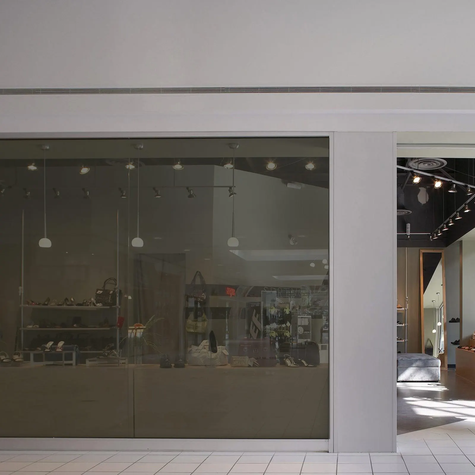 ملصق باب الحمام طريقة واحدة مرآة الخصوصية نافذة الفيلم ساكنة تتشبث الأشعة فوق البنفسجية حجب العزل الحراري مادة الحيوانات الأليفة