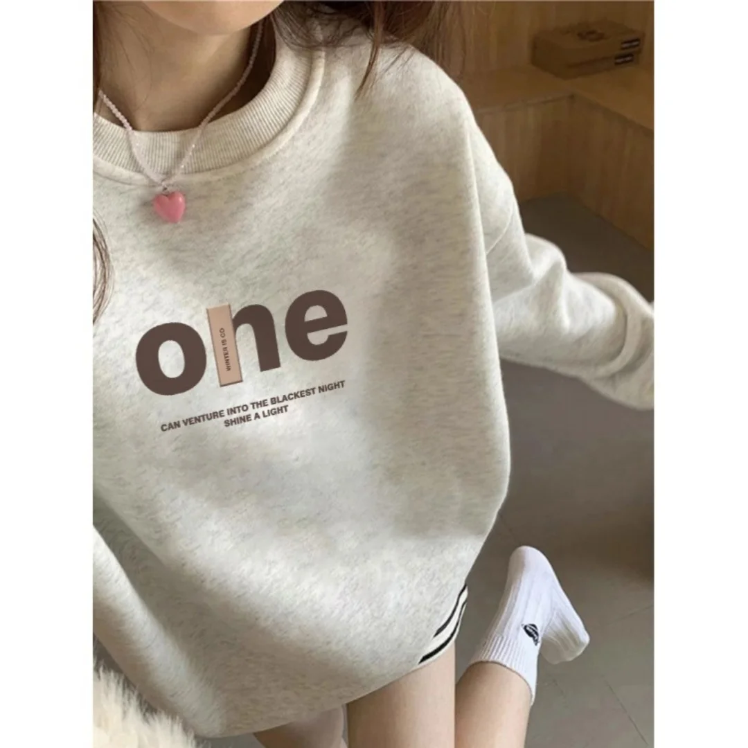 Womens Fashion Crewneck Sweatshirt Casual Winter Fall Soft Pullover Top Cozy Streetwear for Trendy Lazy Days Style
