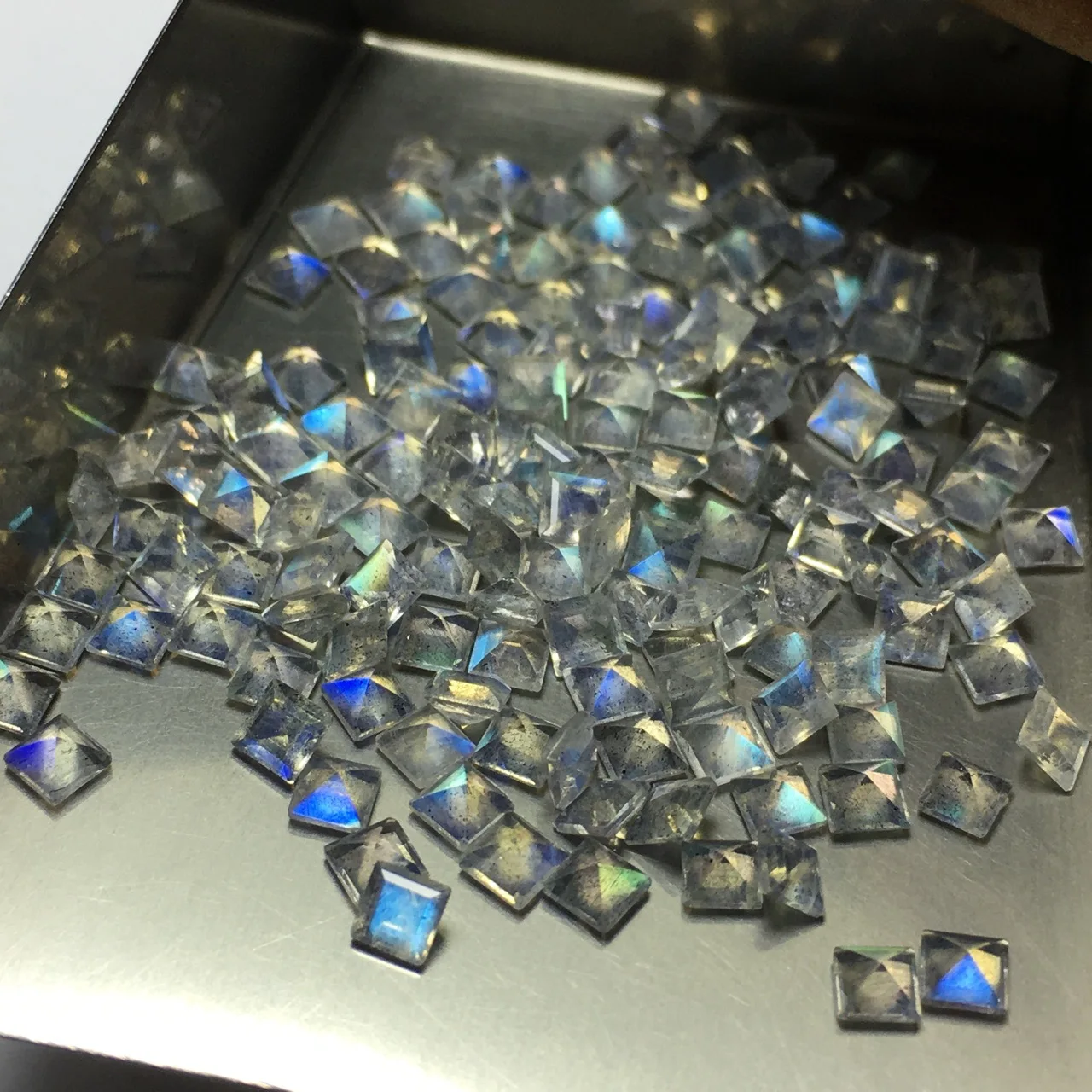 Factory Wholesale 100% Real Natural Square Cut Shape Blue Light Labradorite Gemstone Loose Gems Diy Material for Jewelry