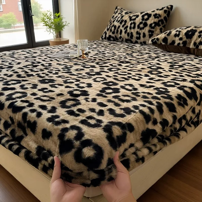 Thick Velvet Fitted Sheet High Quality Rabbit-Fleece Bed Sheet Mattress Cover Butterfly Leopard Print Coral Fleece Dust Cover