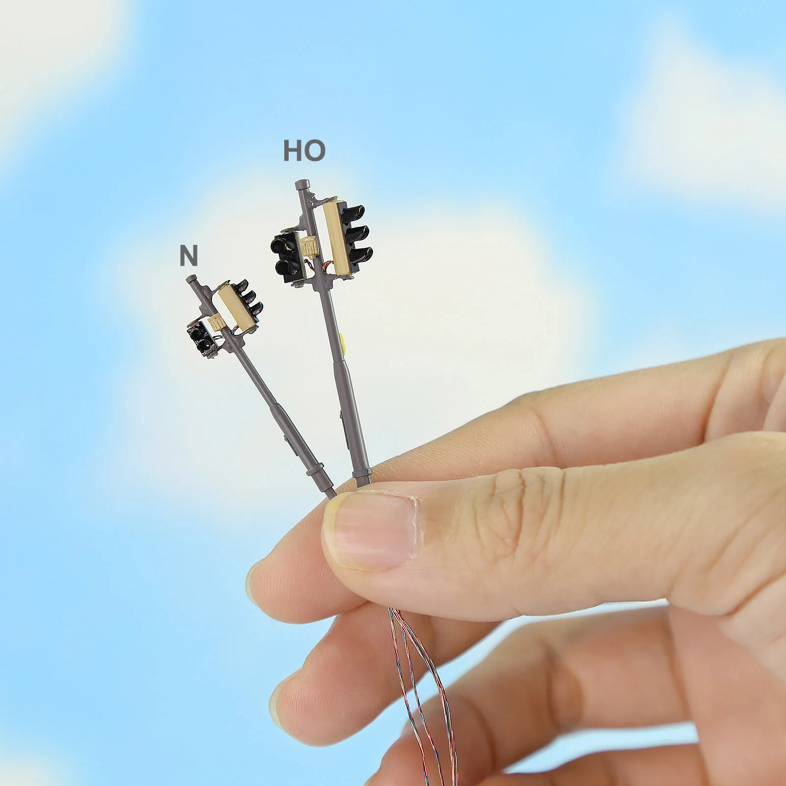 ไฟจราจรแบบจำลอง Evemodel 2 ชิ้น ขนาด HO และ N สีแดง เหลือง เขียว พร้อมสัญญาณหยุดสำหรับคนเดินเท้า แบบขวาหรือซ้าย