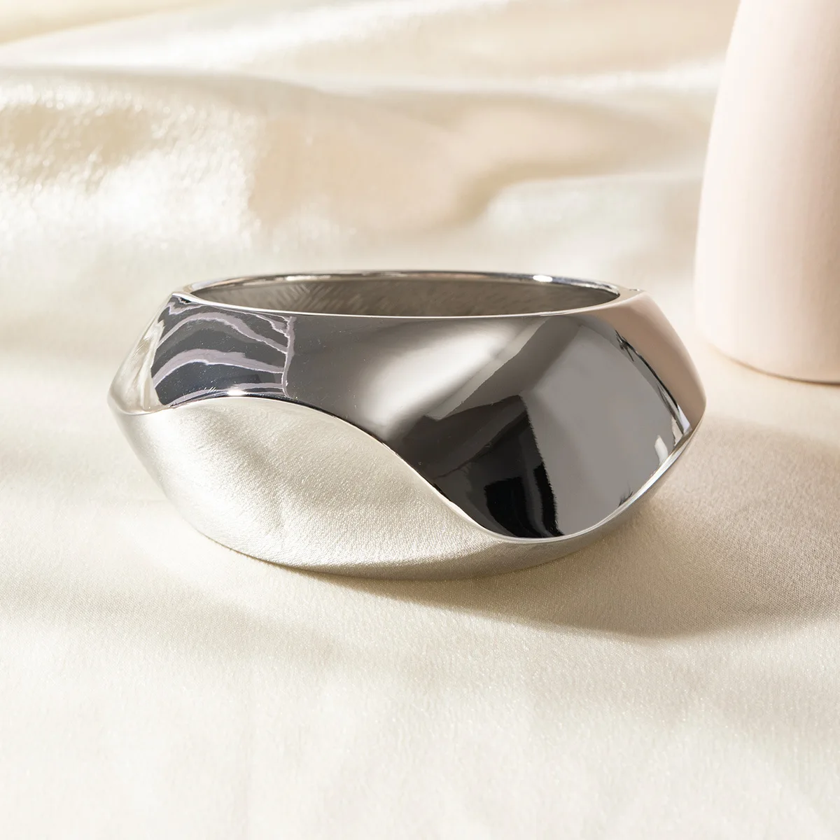 KMVEXO Exaggerated Wide Elastic Spring Metal Bracelet Punk Asymmetrical Huge Cuff Bangles Charm Chunky Jewelry For Women Men New