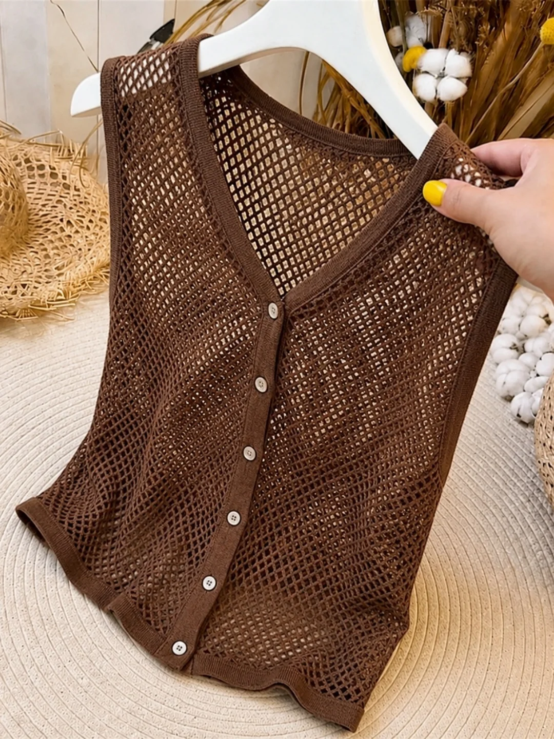 

Silk Knitted Hollow out V-Neck Design Summer New Style Single Button Sleeveless Top Women's Fashion Korean Style Straight Cut