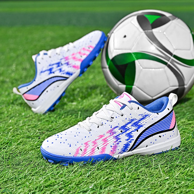 Scarpe da calcio professionali - Sports Equipment For Boys recensione e prezzo
