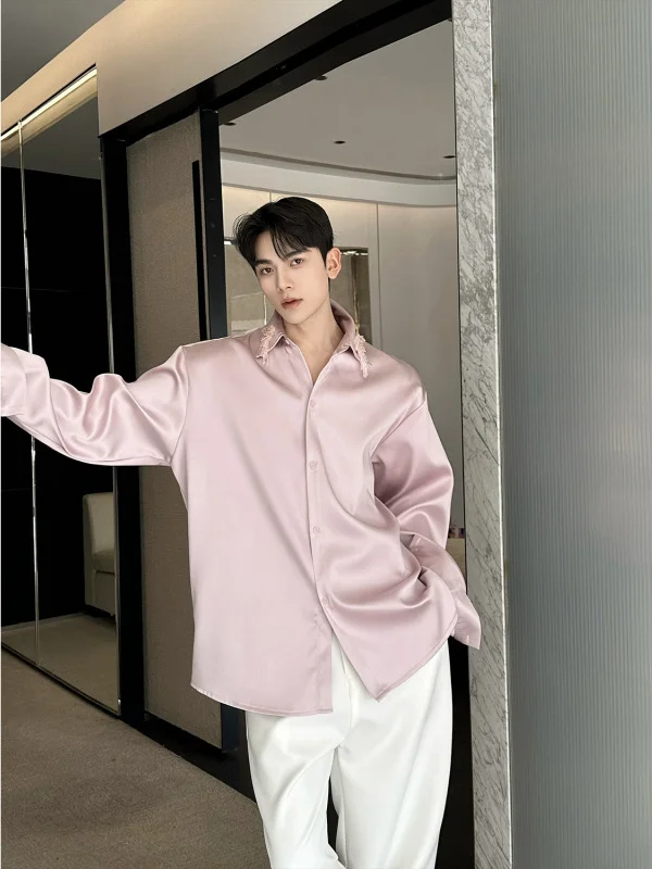 

Мужская рубашка Ele Pink Satin Long Sleeve с бисерной и алмазной отделкой, модный уличный стиль, подходит для различных случаев.