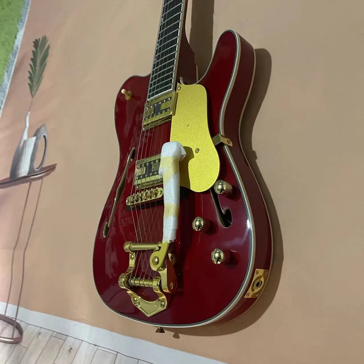 In stock, 6-chord two side f-hole semi hollow electric guitar, transparent red body, gold accessories, available in multiple col