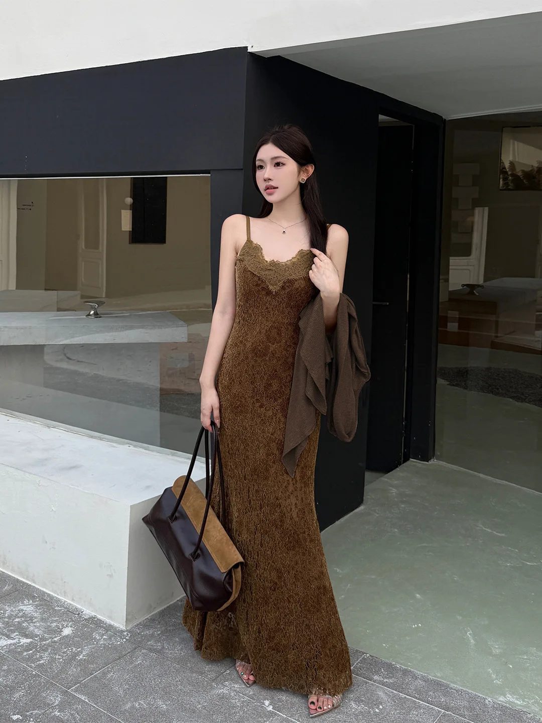 

Женское сексуальное коричневое кружевное платье с лямкой на шее без рукавов с повязкой на спине, тонкое облегающее платье миди, вечерние платья для вечеринок, Vestidos, халат