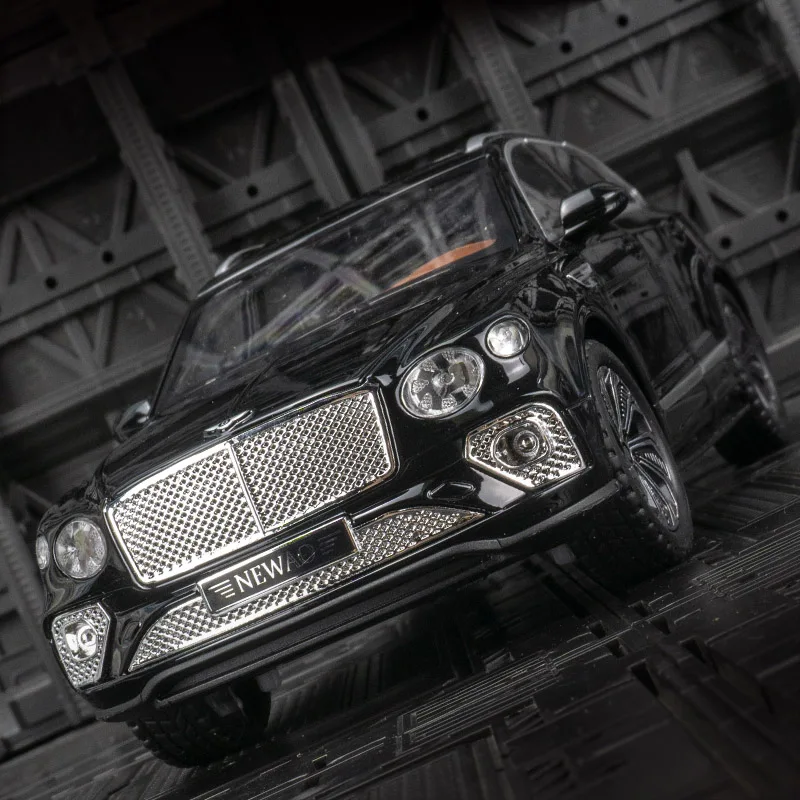 

1:24 модель автомобиля из сплава Bentley, акустооптический рулевой амортизатор с откатным механизмом, детская игрушечная машина, подарок на день рождения, дверь может открыть