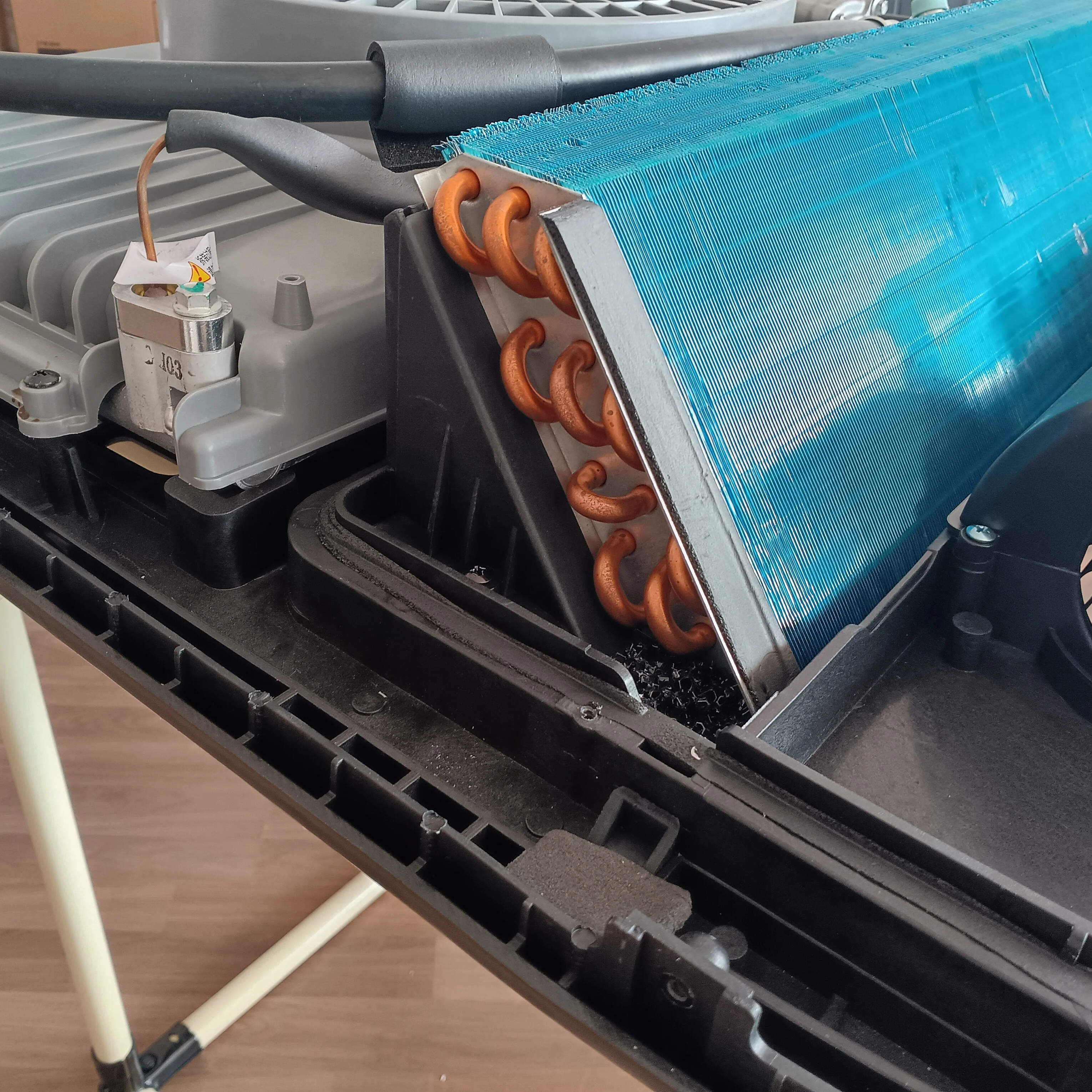 مكيف نظام مواقف السيارات على السطح تيار مستمر 24 فولت 12 فولت شاحنة كهربائية 12 فولت تكييف الهواء RV AC