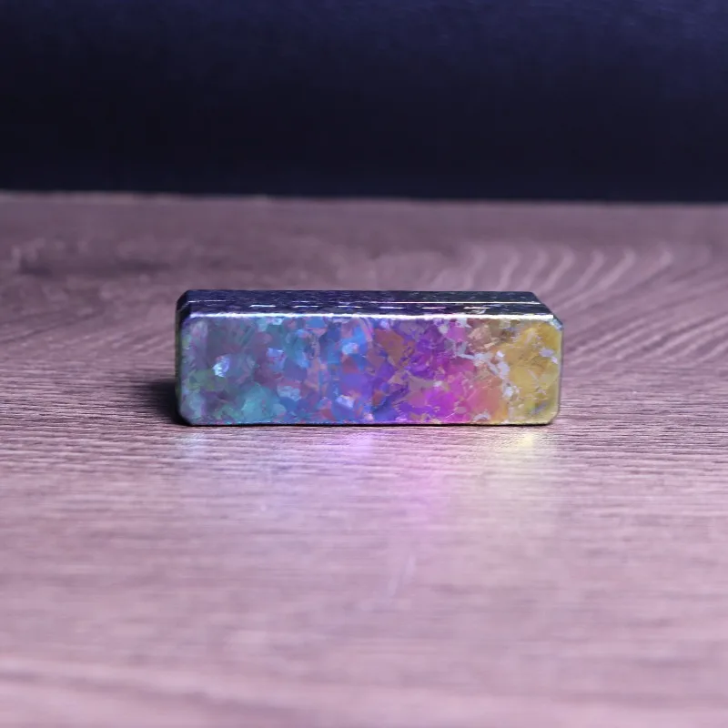 Fidget EDC Ice Crystal Titanium Clicker Fidget Toy – Ein cooles Dekompressionsspielzeug mit Fingerspitzen-Push-Karte aus Metall