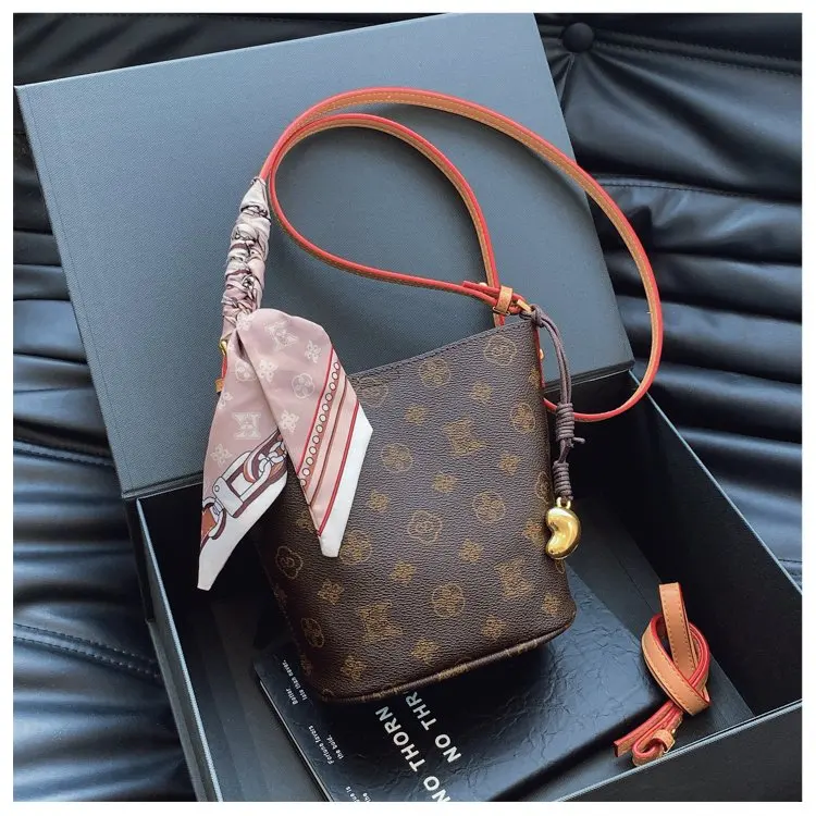 

2025 S/S Women's Vintage Shoulder Bag, Retro Quilted Crossbody Purse, Soft Genuine Leather Multi-way Tote for Casual Dating