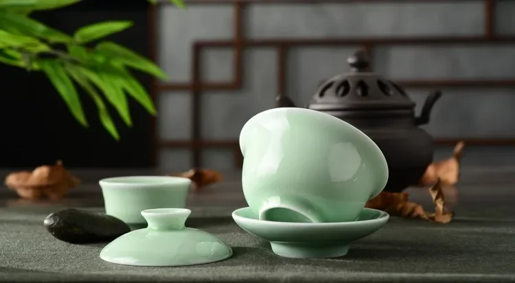 High-quality Chinese traditional Celadon gai wan tea set,China Dehua Bone Tea cup gaiwan tea porcelain teacup tea set kettle