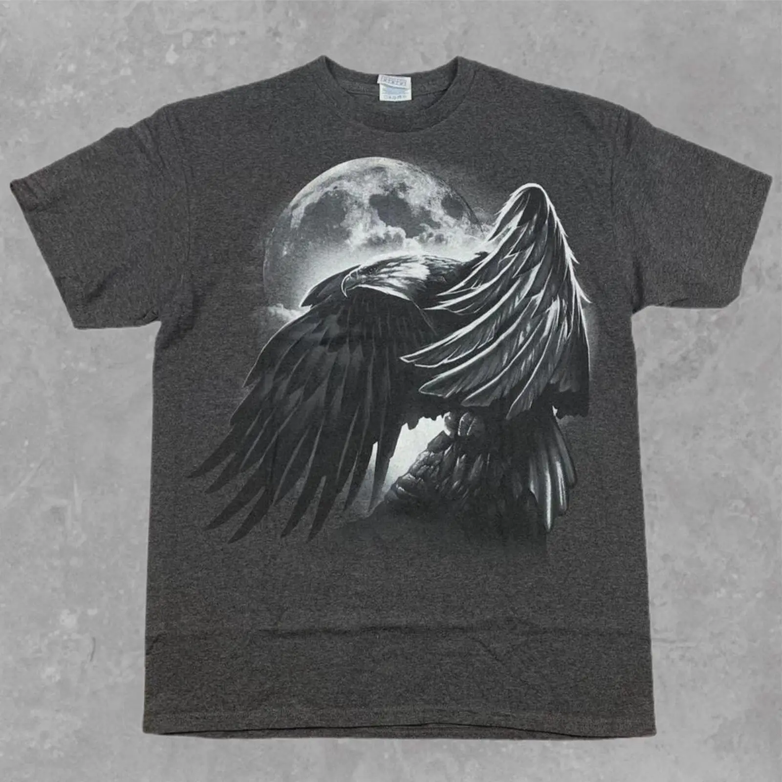 

Gray Bald Eagle Full Moon T-shirt Size M
