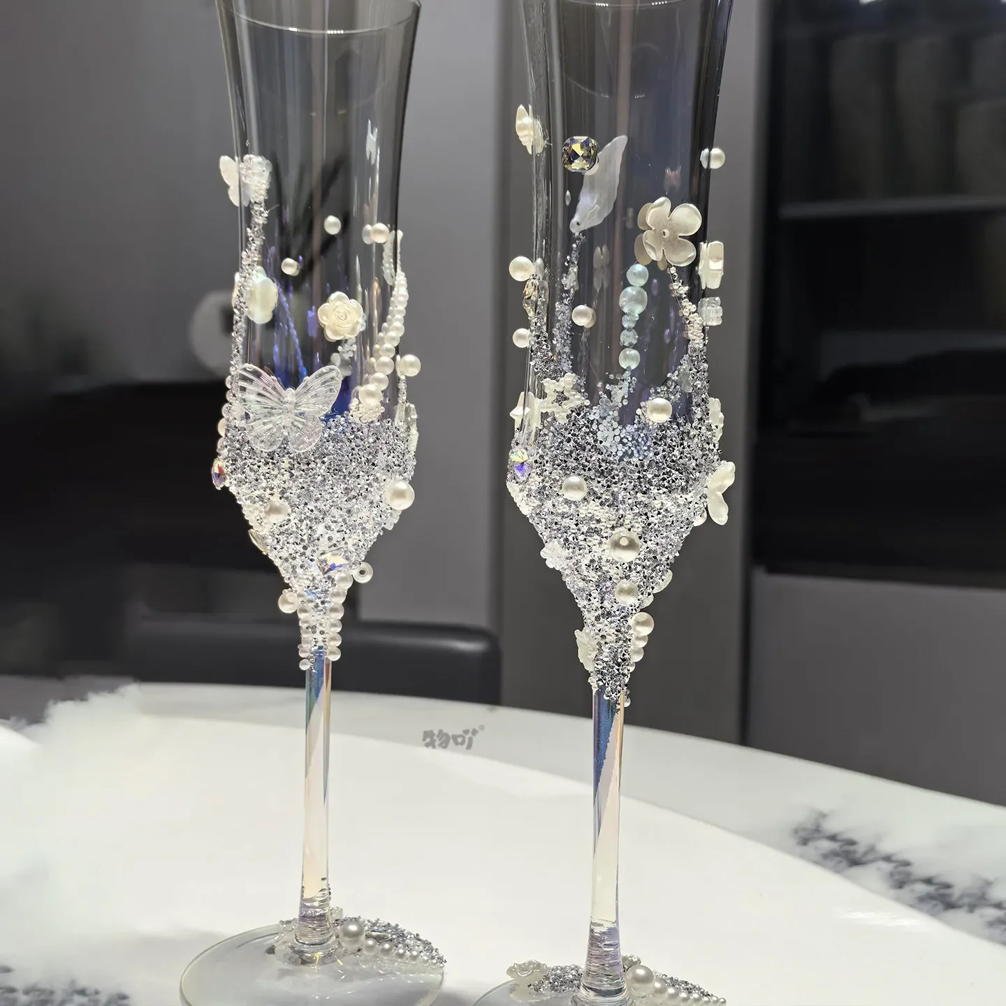 New niche high-end sense simple broken diamond sparkling toast cup goblet DIY material bag wedding engagement gift