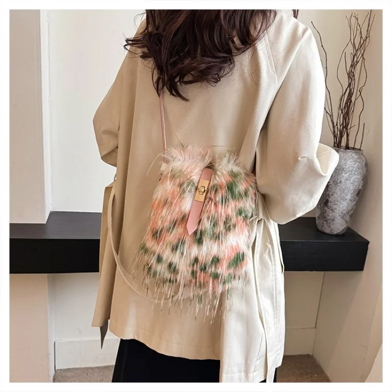 

Известная дизайнерская кожаная женская сумка-тоут Модная элегантная сумка через плечо для дам Повседневная винтажная повседневная простая сумка ​