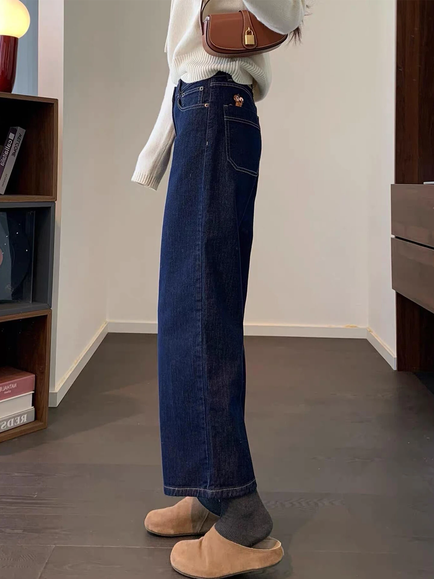 

Женские джинсы с высокой талией, прямые, из хлопкового денима, с широкими штанинами, темно-синие, длинные, с мультяшной вышивкой, для фигуры типа «груша»