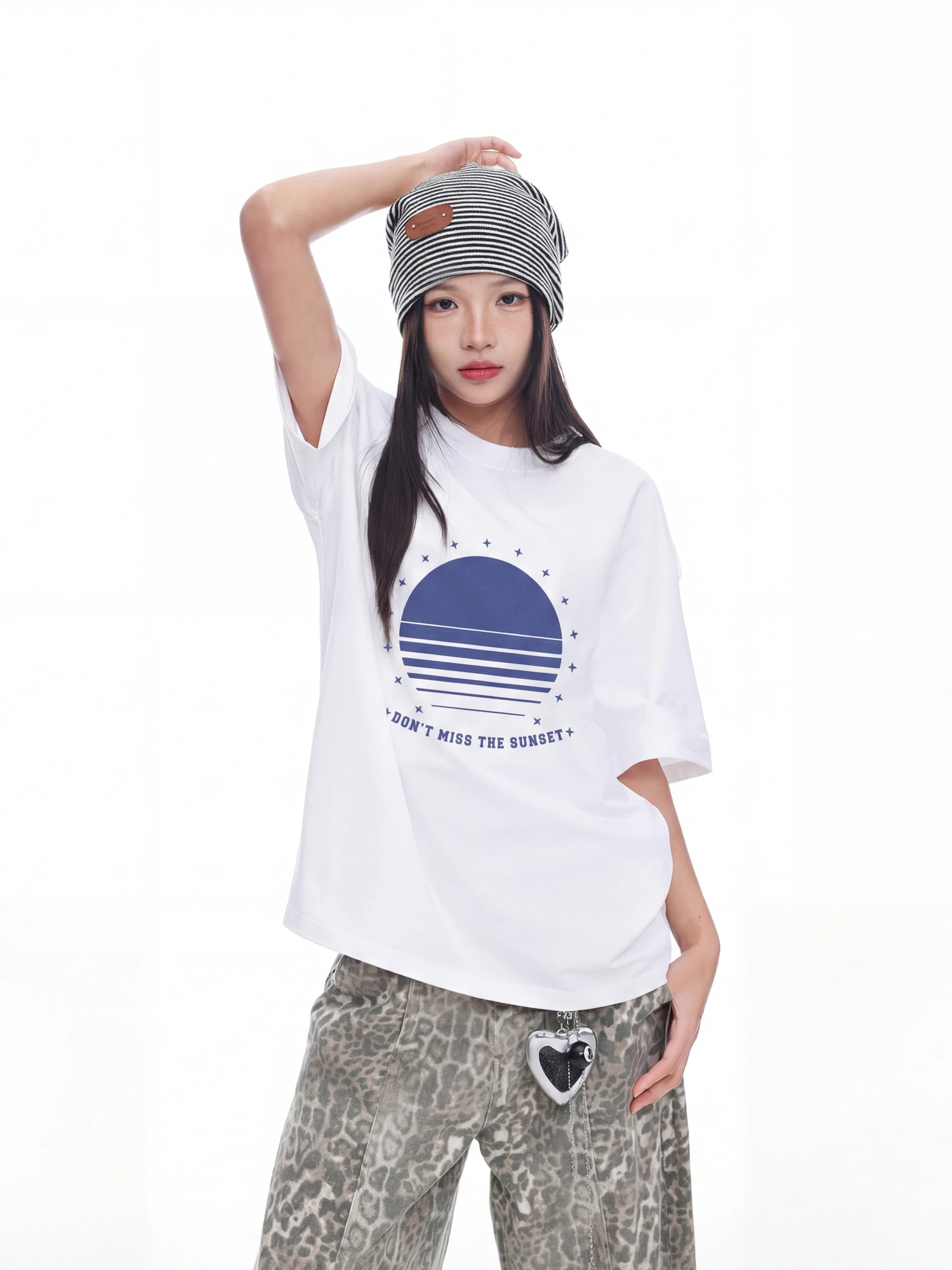 

Новая женская летняя футболка в стиле ретро с американским принтом, белая, свободного кроя, модная, с круглым вырезом, без рукавов