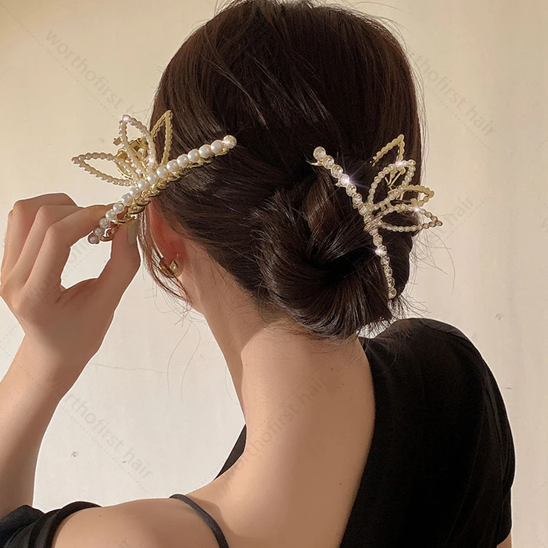 

Pearl Hair Claw Fashionable and Versatile Hair Clip Women's New Style Shark Clip At The Back of The Head Hair Accessories