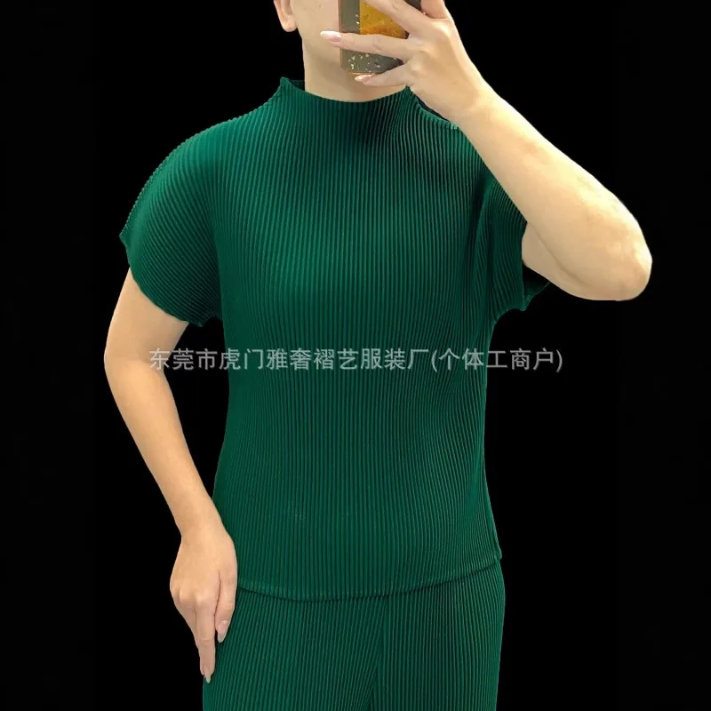 

Плиссированная футболка Miyake: Простой модный плиссированный топ, новинка весны 2026, универсальный однотонный топ с воротником-стойкой и коротким рукавом