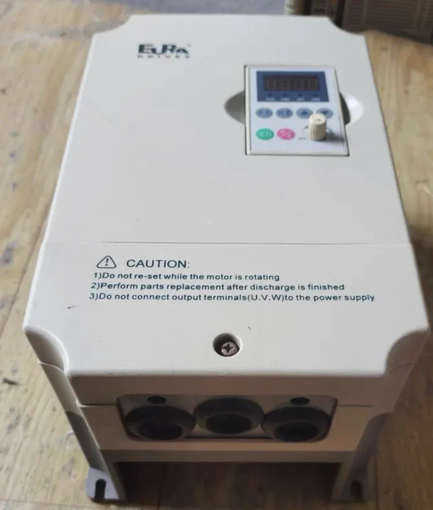 Used frequency converter f1000-g0037t3b 3.7 kw 380V