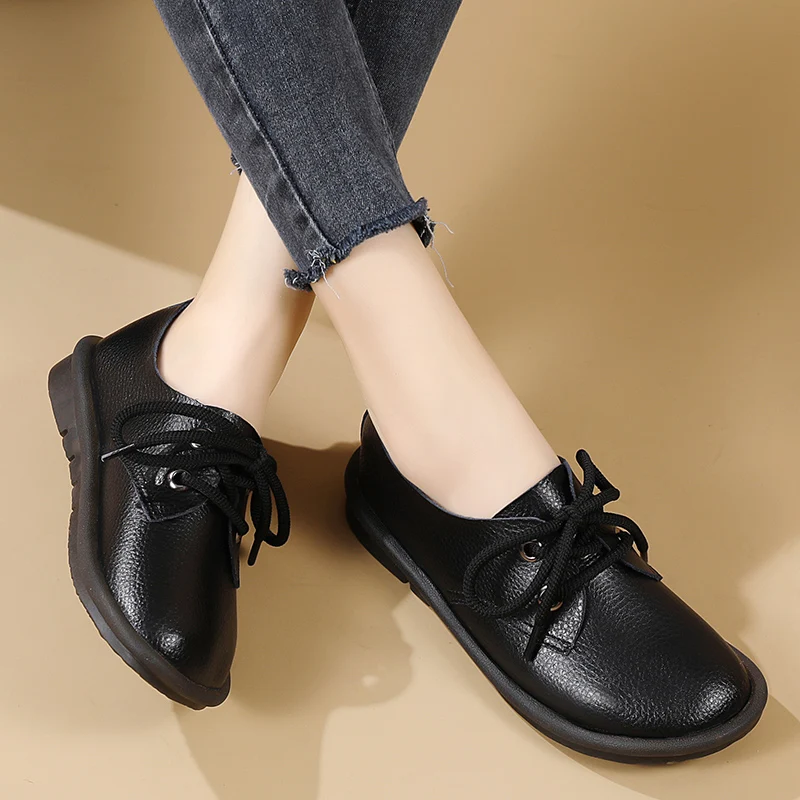 Super size 44 women\'s shoes new soft soled leather shoes leather lace-up comfortable mother shoes flat casual single shoes