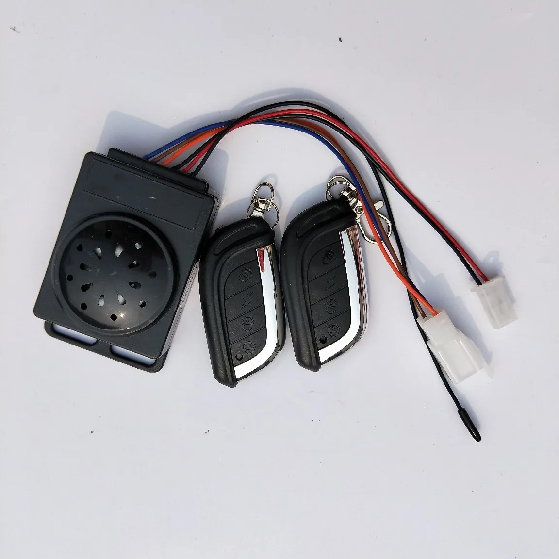 

36V-72V Universal Electric Motorcycle Anti-Theft Alarm - Remote Control Removable Battery Car Security Accessory