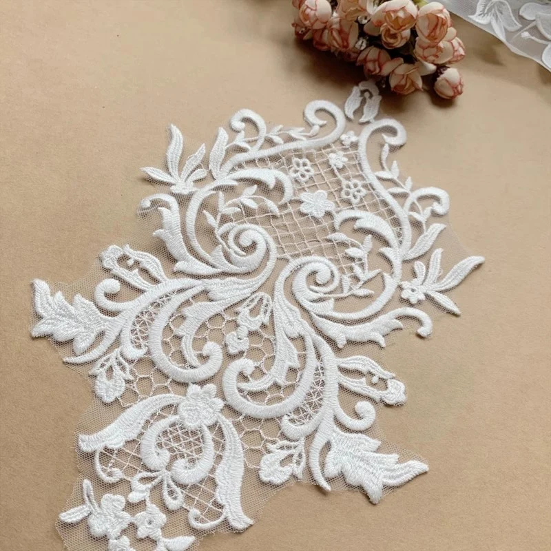 1 Pcs of Black and White Embroidered Water-soluble Decorative Clothing Flower Cloth Patches