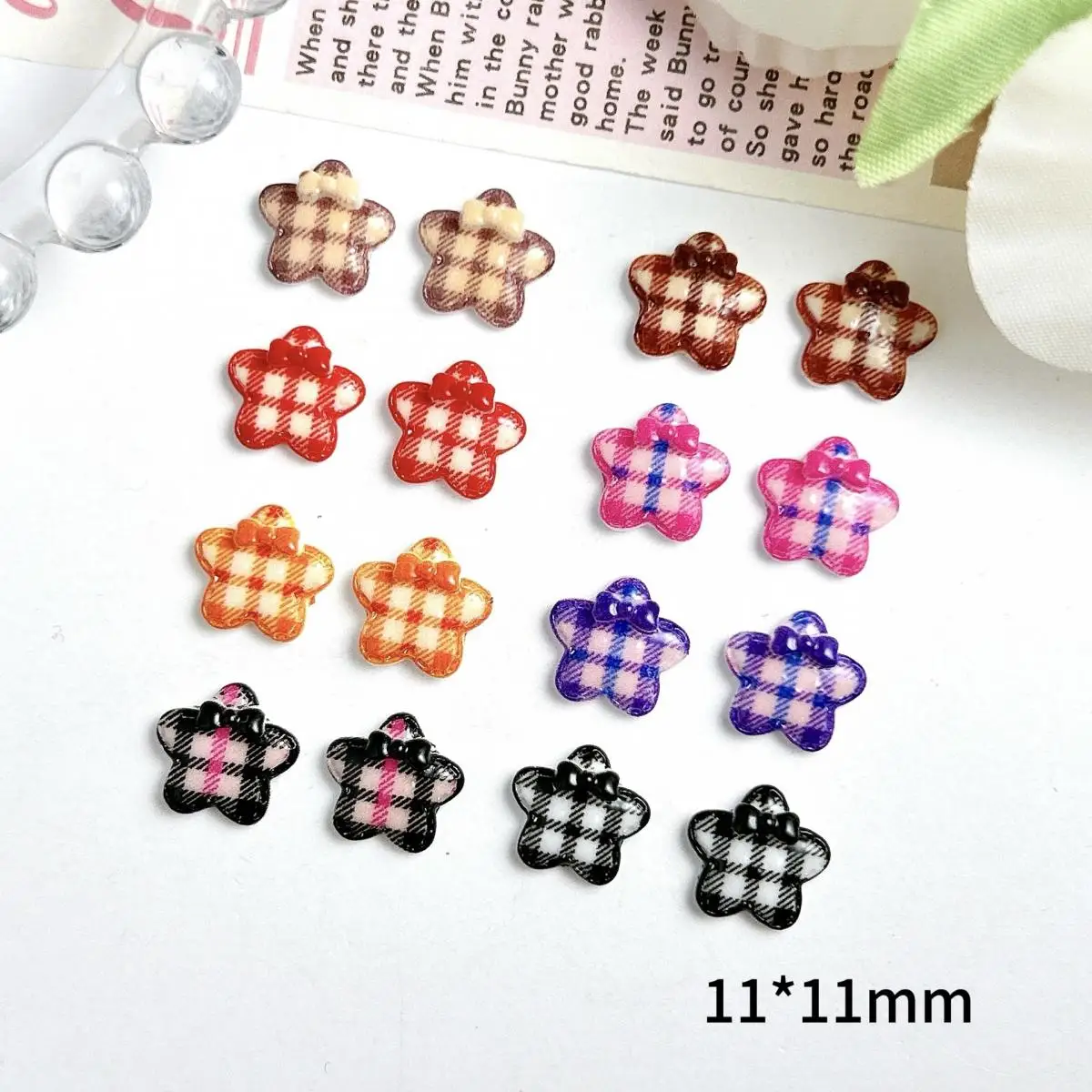 Random Mixed 3D Cute Cartoon Star Nail Charms Resin Glow in the Dark Grid Star Nail Art Decoration Accessories Manicure DIY